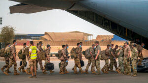 Read more about the article The last group of French Troops Finally Departs Mali | The African Exponent.
