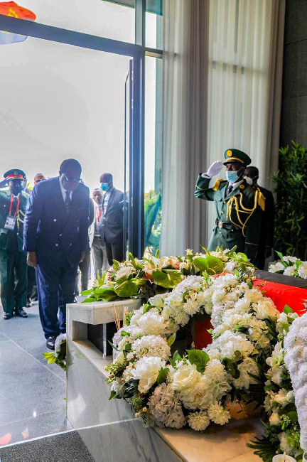 You are currently viewing Geingob salutes Angolan leaders Neto, Dos Santos