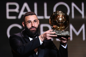Read more about the article Benzema dedicates Ballon d’Or win ‘to the people’