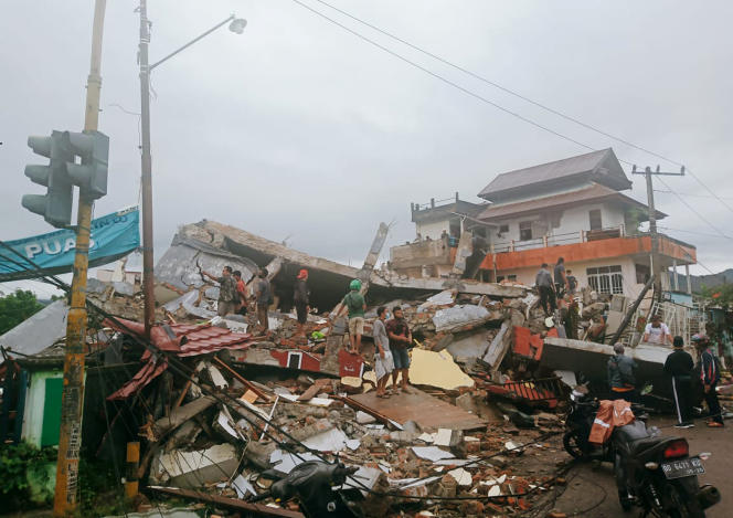 You are currently viewing Plus de 44 morts dans un séisme en Indonésie ce lundi