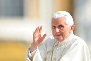 You are currently viewing Former pope Benedict XVI dies aged 95