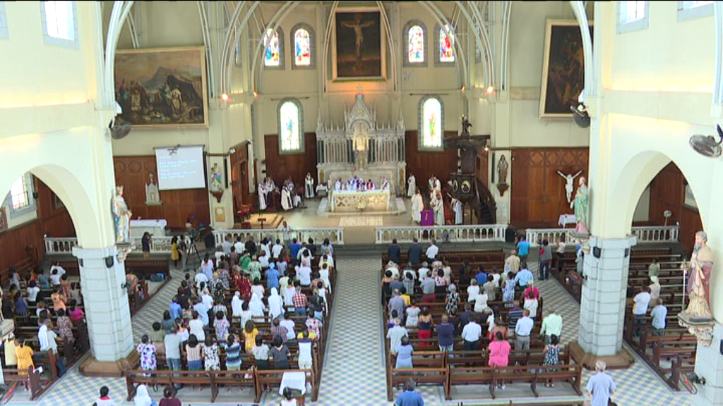 You are currently viewing Cathédrale St. Louis : messe de requiem en l’honneur du pape Benoît XVI