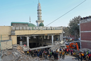 Read more about the article Police among 33 dead and 150 wounded in Pakistan mosque blast