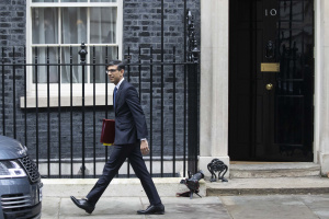 Read more about the article UK PM fires Conservative chairman after tax probe: govt