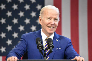Read more about the article Biden, 80, to undergo medical checkup ahead of potential 2024 bid