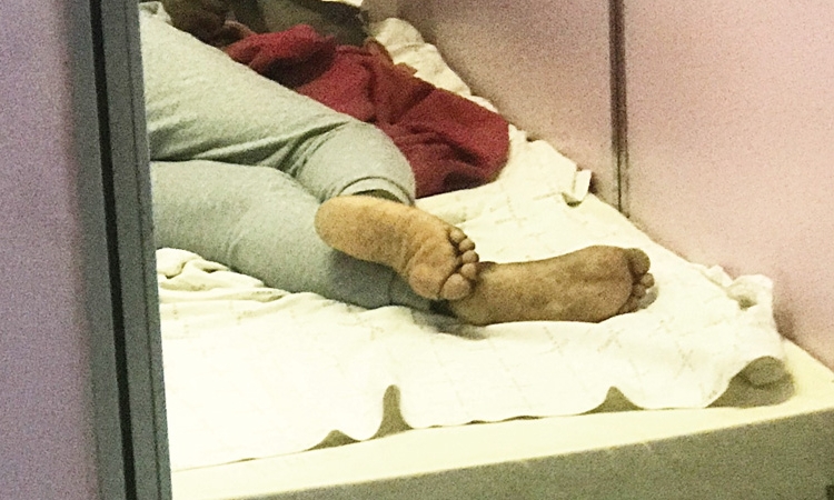 You are currently viewing Mothers, babies sleeping on floor at Katutura hospital