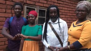Read more about the article Their son was banned from school for 3 years because of his dreadlocks | CNN