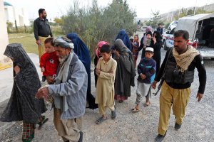 Read more about the article Mass exodus of Afghans as deadline to leave Pakistan arrives
